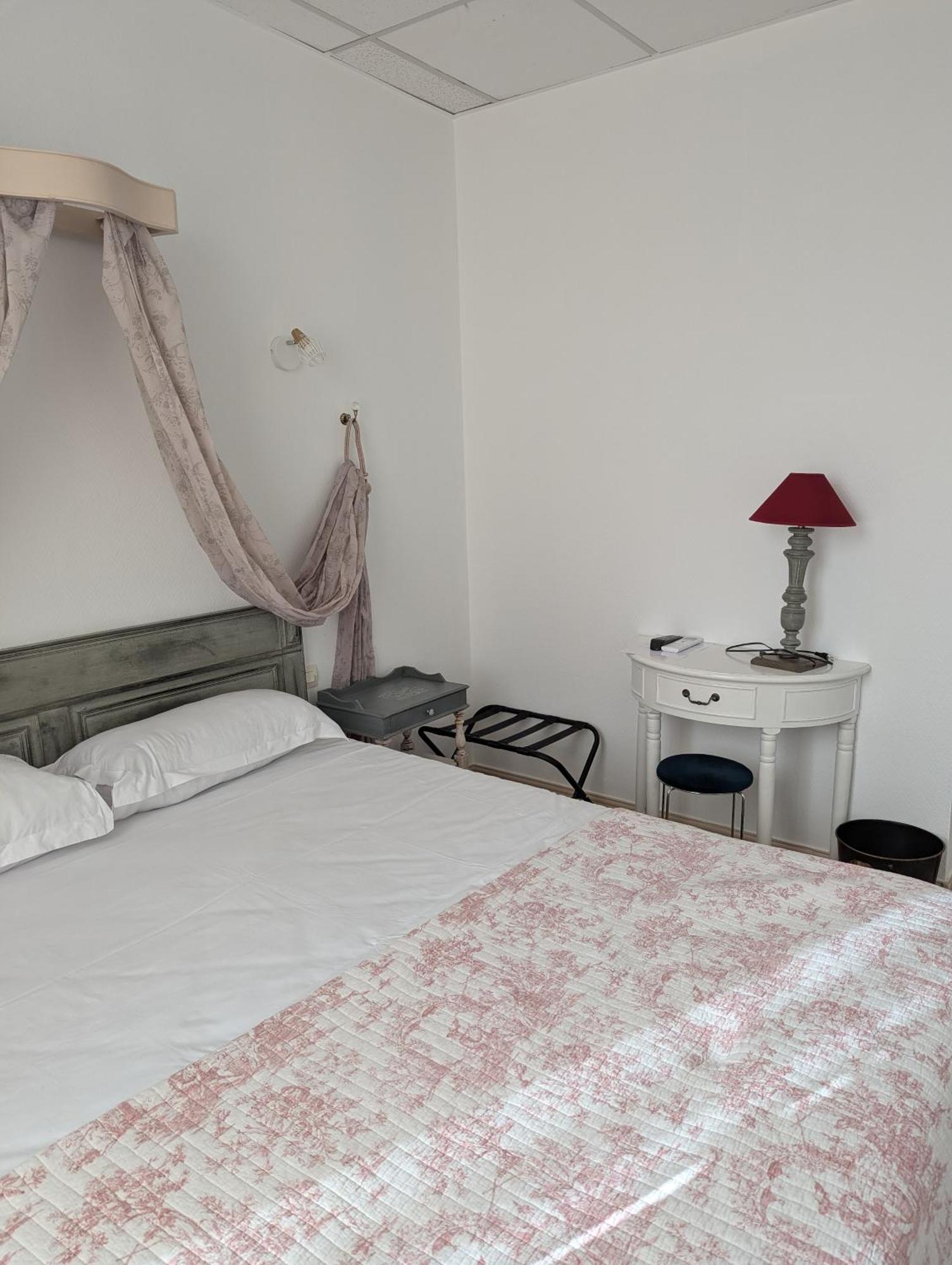 Hotel Du Parc Montélimar الغرفة الصورة